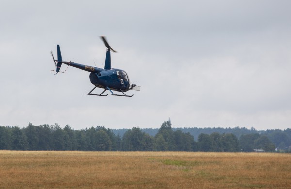 ESO tęsia elektros linijų apžiūrą sraigtasparniu