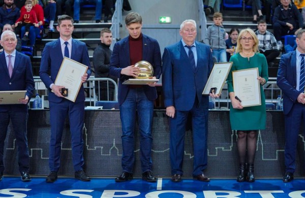 Pagerbti Jonavos krašto krepšiniui nusipelnę žmonės