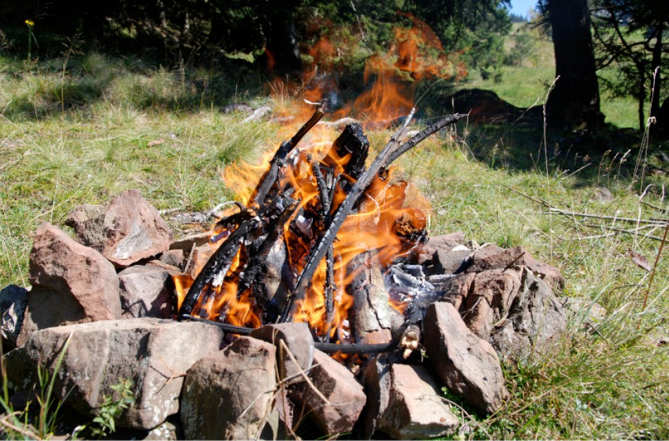 Nori kurti laužą gamtoje, žinok, kur tam įrengtos vietos