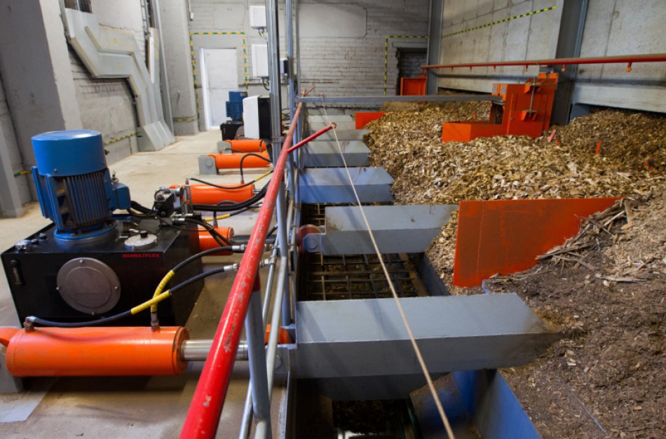 Naujam šildymo sezonui: vietinis biokuras vietoje sankcionuoto iš Baltarusijos