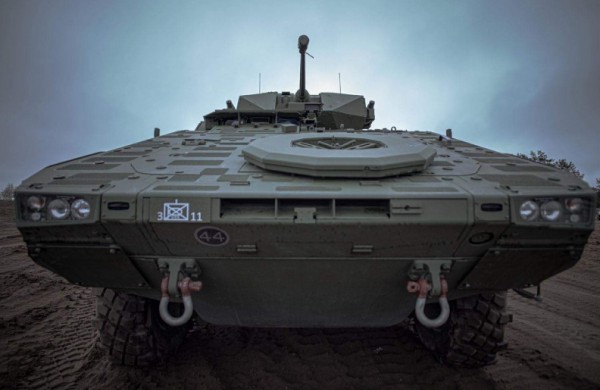 Prasidėjo derybos dėl antrojo pėstininkų kovos mašinų „Boxer“ įsigijimo