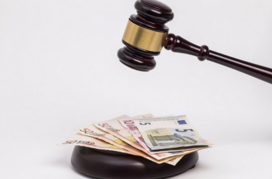 E. aukcionuose parduota mokykla, dailės institutas ir gydykla