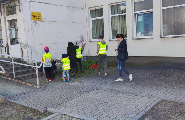 Ukrainiečiai Jonavoje: prisideda prie akcijos „Darom“, prie miesto puošybos bei laukia visų paramos renginyje