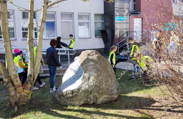 Ukrainiečiai Jonavoje: prisideda prie akcijos „Darom“, prie miesto puošybos bei laukia visų paramos renginyje