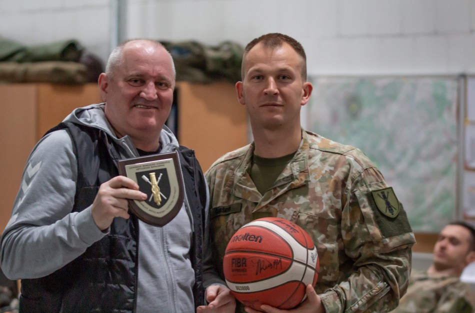 Jonavos krepšininkai apsilankė Rukloje įsikūrusiame batalione