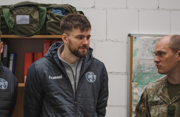 Jonavos krepšininkai apsilankė Rukloje įsikūrusiame batalione