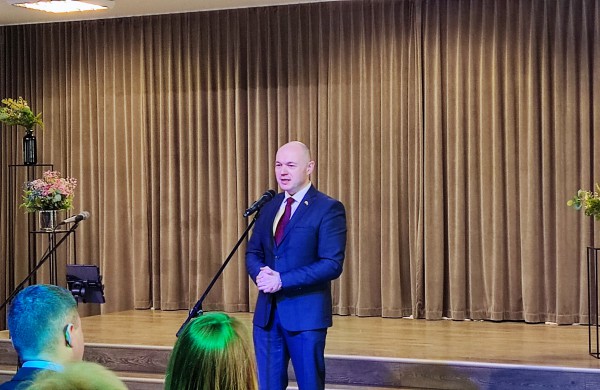 Šiandien sveikinimai su profesine švente skiriami medicinos darbuotojams 