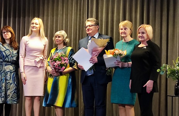 Šiandien sveikinimai su profesine švente skiriami medicinos darbuotojams 