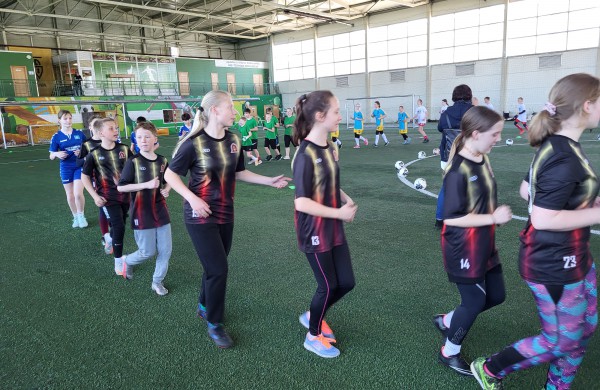 Konkurso „1:0 vokiečių kalbos naudai“ taurė ir pagrindinis prizas –  Jonavos Justino Vareikio progimnazijoje