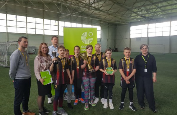 Konkurso „1:0 vokiečių kalbos naudai“ taurė ir pagrindinis prizas –  Jonavos Justino Vareikio progimnazijoje