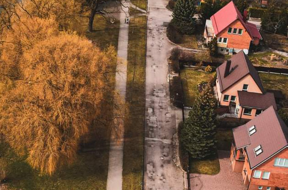 Vaizdingoje Jonavos teritorijoje esanti Tvenkinio gatvė prašosi kapitalinio remonto – vietos lopams nebeliko