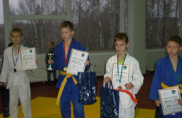 Jonavos jaunųjų dziudistų pajėgumas Kėdainiuose