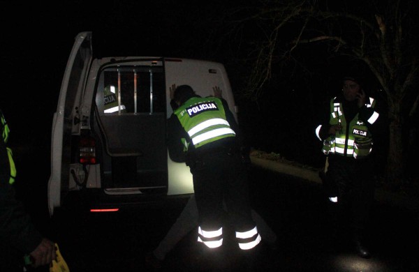 Neblaivus vyras – policijos pareigūnams: „Gal jūs teroristai?“