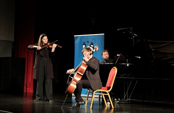 Dmitrijus Kanovičius neša šviesą labiausiai jos stokojantiems – Jonavoje įkurtas paramos fondas „Looking to the Stars“