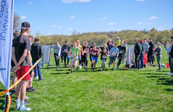 Po dviejų metų pertraukos – moksleivių lengvosios atletikos „Pavasario krosas“