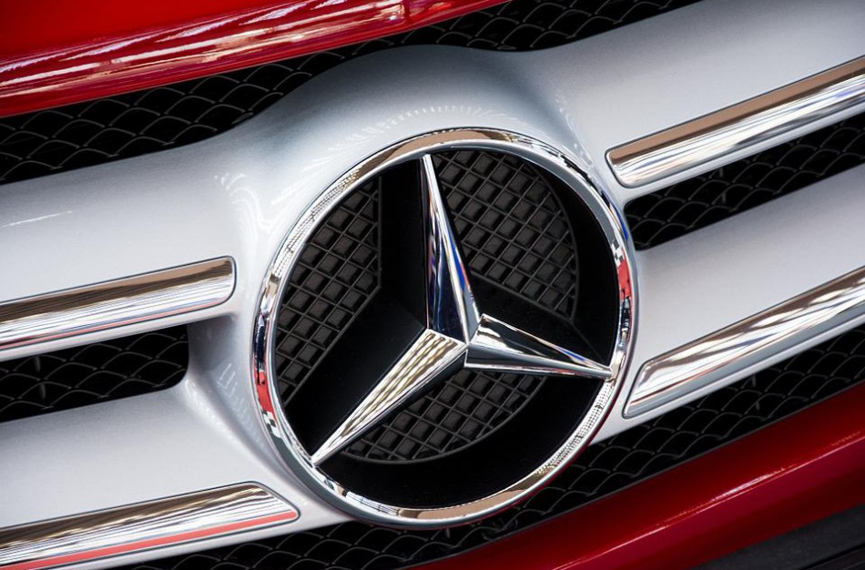 Jonalaukio gatvėje „apšvarintas“ „Mercedes-Benz“