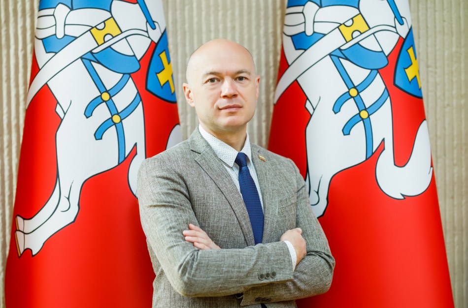 E. Sabutis: „Įstatymų projektų priėmimo vilkinimas turi baigtis – parlamentarai registruoja pataisas dėl Vyriausybės išvadų“