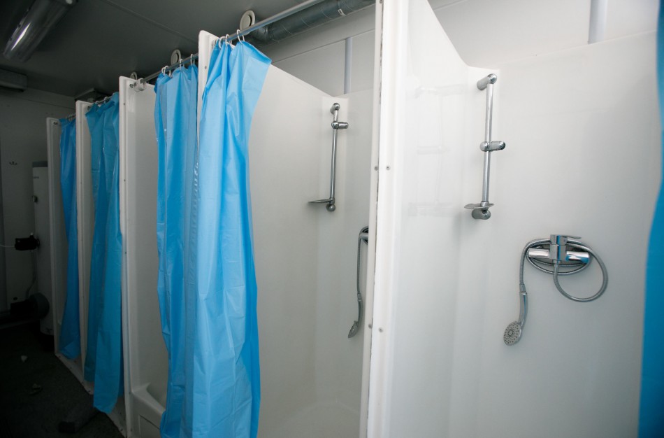 Norvegiją sukrėtė skandalas Rukloje: seržantas slapta filmavo karę duše