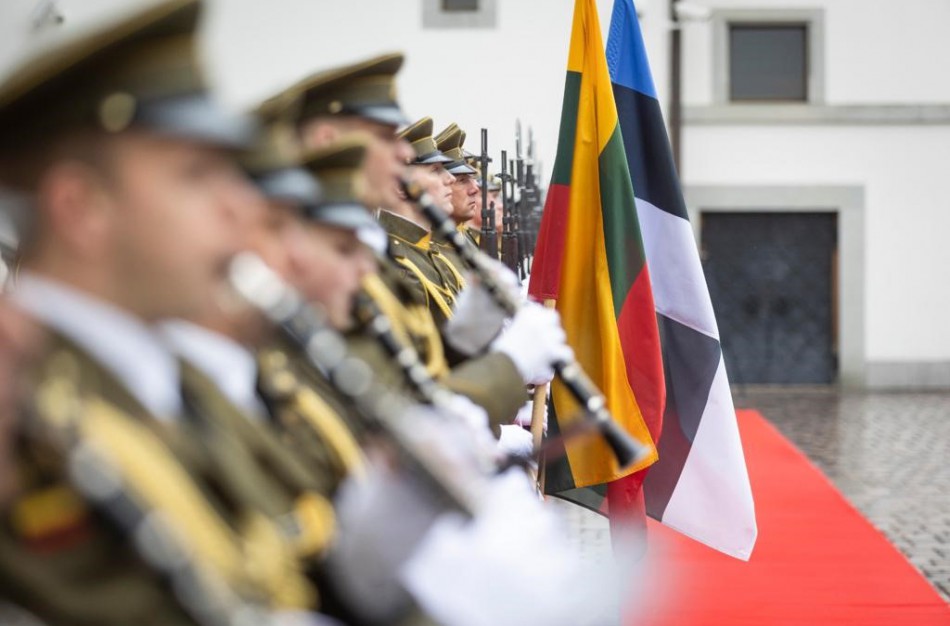 Lietuvos ir Estijos kariuomenių vadai aptarė bendrus gynybos projektus