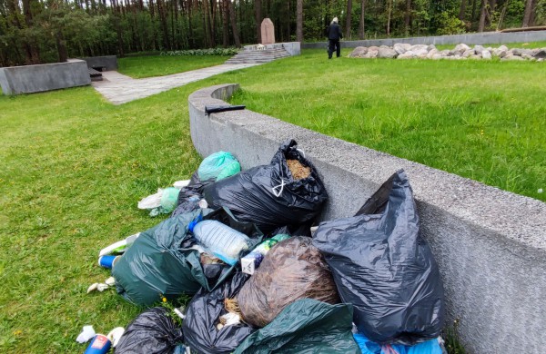 Geras darbas vos nenuėjo perniek - sąvartynas didėjo, kilo ir gyventojų pasipiktinimas