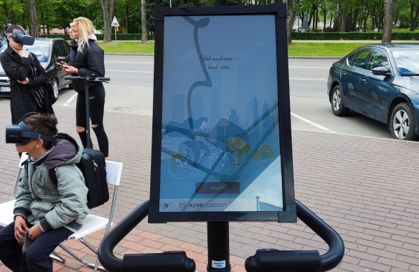 Į Jonavą atvyko akcija „Būk modernus-keisk ratus“