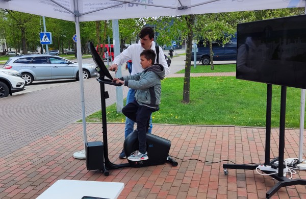 Į Jonavą atvyko akcija „Būk modernus-keisk ratus“