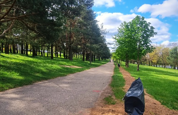 Šalia tvenkinio esančio tako pastebėti ,,maišai" užminė mįslę: kokie darbai vykdomi?