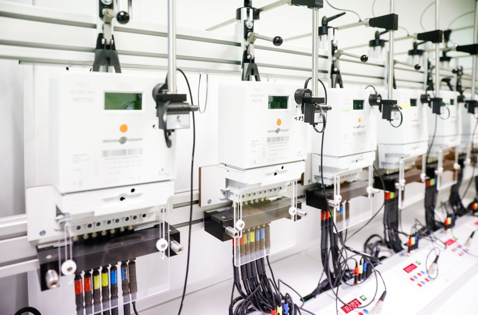 Testuojami pirmieji išmanūs elektros skaitikliai Lietuvoje