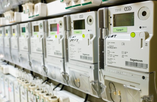 Testuojami pirmieji išmanūs elektros skaitikliai Lietuvoje