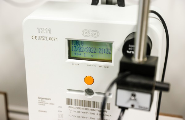 Testuojami pirmieji išmanūs elektros skaitikliai Lietuvoje