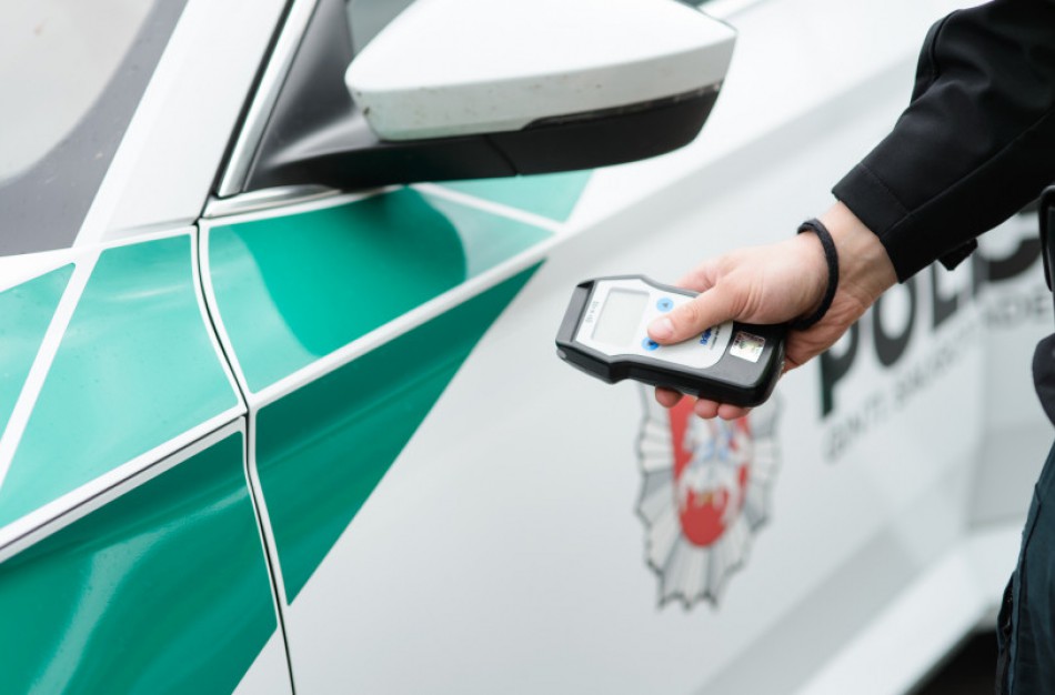 Neblaivaus vyro bandymas vairuoti automobilį – baigėsi bauda
