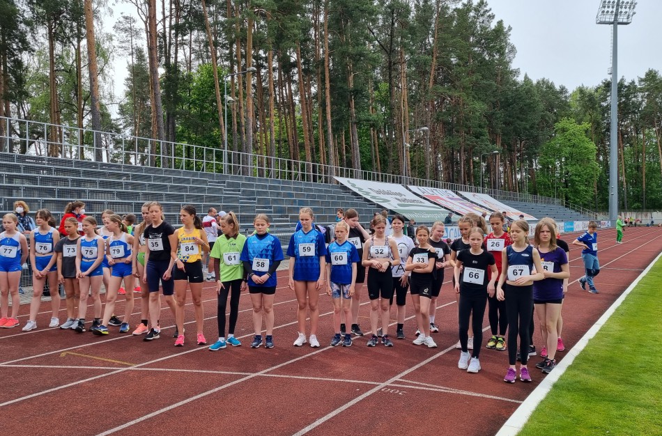 Jonavos KKSC lengvaatlečiai dalyvavimo sportinio ėjimo varžybose Alytuje ir Krakėse