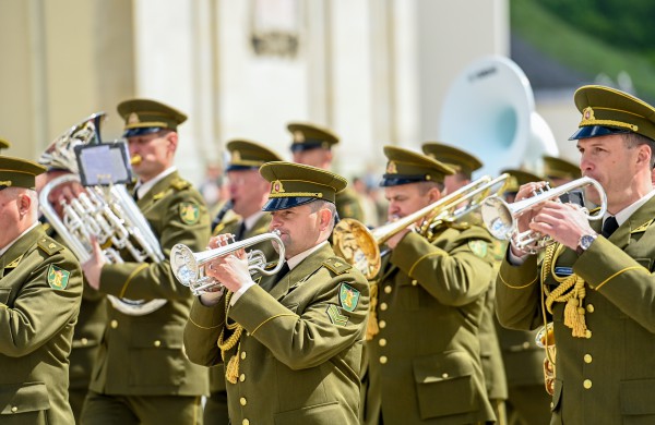 Prezidentas pasveikino brigadą „Geležinis Vilkas“ 30-ųjų metinių proga