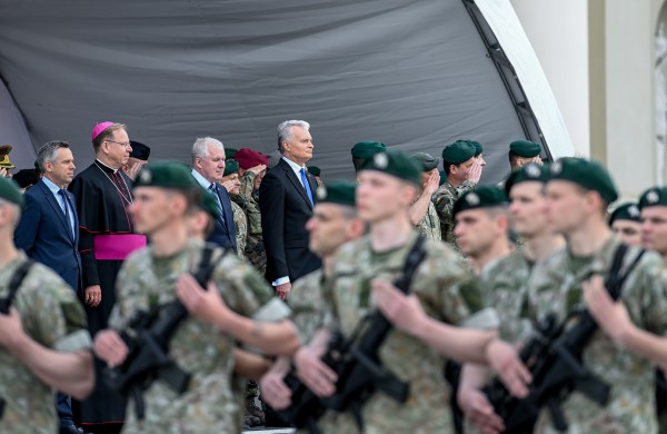 Prezidentas pasveikino brigadą „Geležinis Vilkas“ 30-ųjų metinių proga