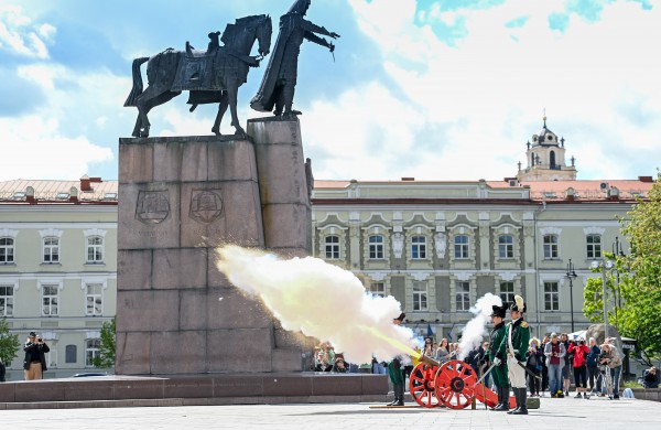Prezidentas pasveikino brigadą „Geležinis Vilkas“ 30-ųjų metinių proga