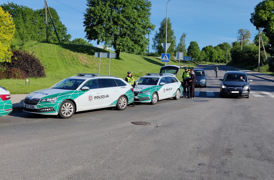 Policijos pareigūnai Kaune, Kėdainiuose ir Jonavoje patikrino beveik 7 tūkst. transporto priemonių