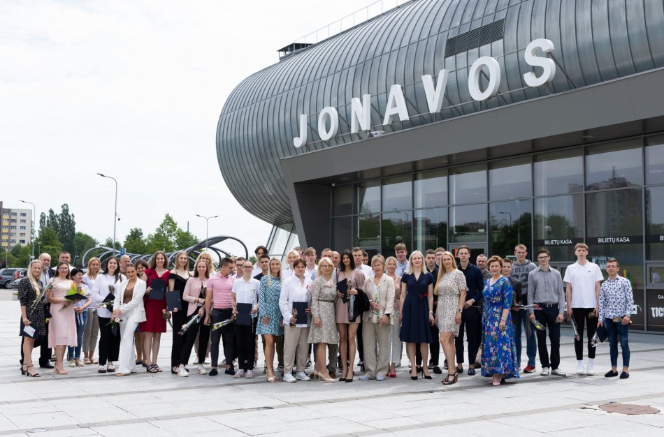 Sporto centro absolventams įteikti baigimo pažymėjimai