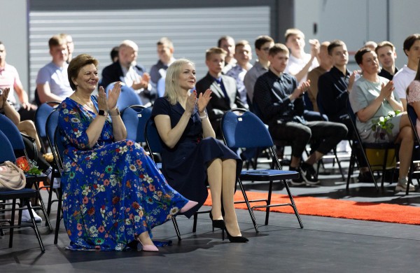 Sporto centro absolventams įteikti baigimo pažymėjimai