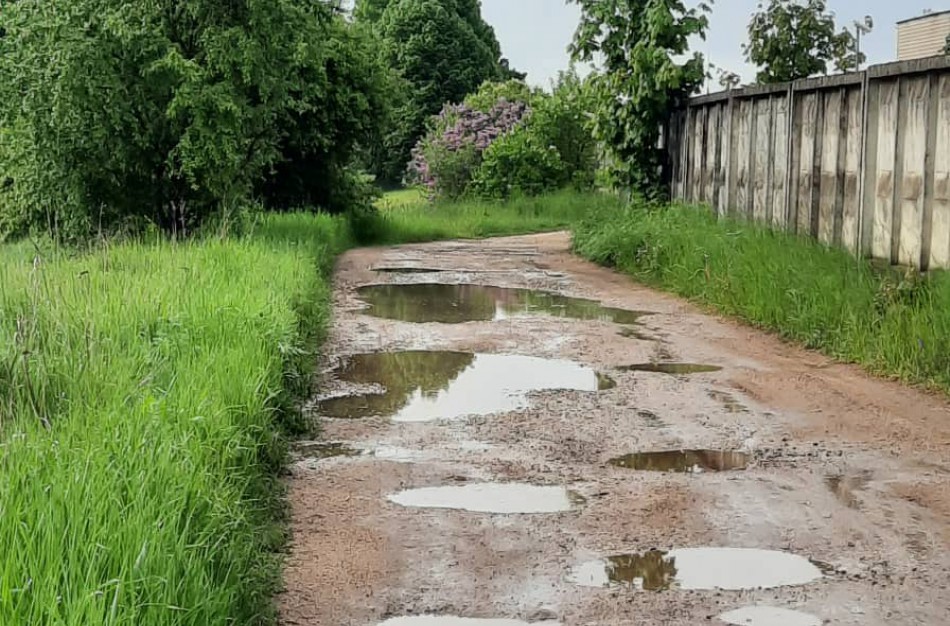 Šilų gatvės gyventojai tikina nebežinantys ko griebtis dėl kelio būklės