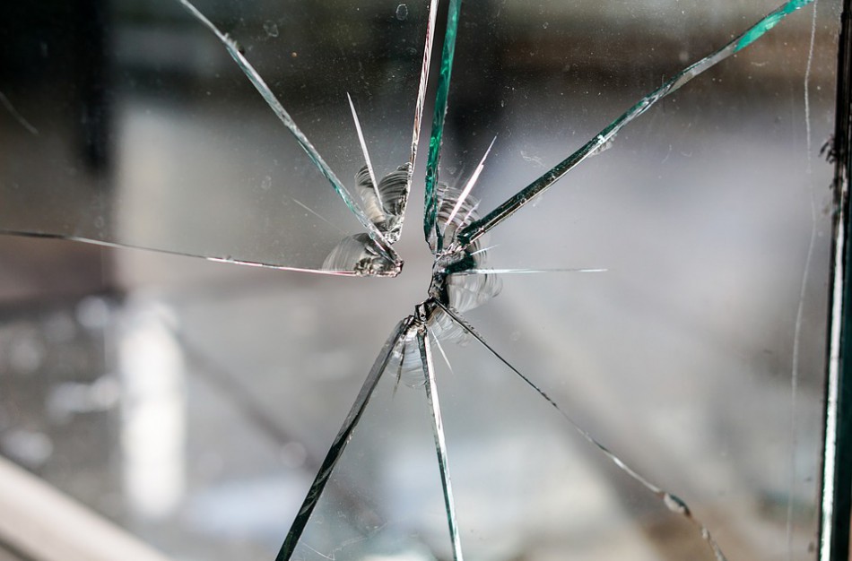 Už vagystes iš vaistinių, jų turto sugadinimą – 23 teistumas ir keturi metai nelaisvės