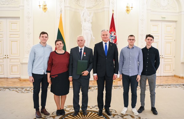 Ordino „Už nuopelnus Lietuvai“ medaliu apdovanotas jonavietis pagerbtas ir vietos valdžios