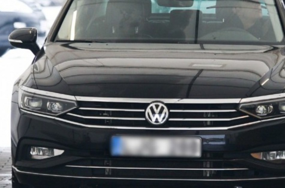 Mero tarnybinį automobilį kelyje kliudė laukinis gyvūnas 