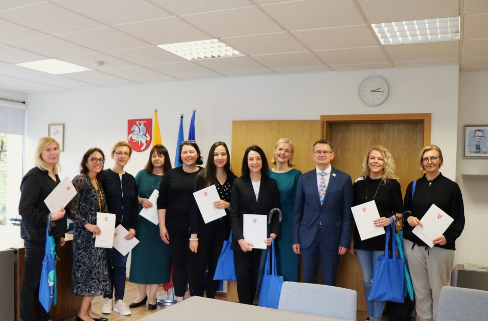 Ministerijos inicijuoto projekto metu savanoriai suteikė emocinę paramą 300 nuo karo nukentėjusių ukrainiečių