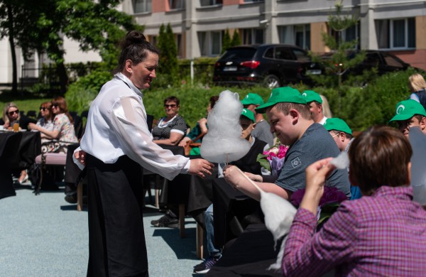 Veiklos centras kvietė į kavinę - „Šeimos cukrainę“