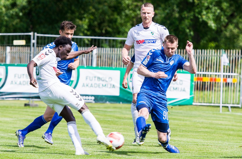 Po rinktinių pertraukos į „Optibet-A lygos“ kovas sugrįžę jonaviečiai nusileido „Kauno Žalgirio“ futbolininkams