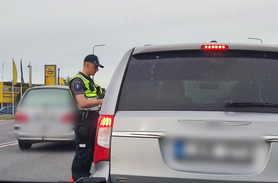 Pareigūnai Kaune ir Jonavoje patikrino apie 1,5 tūkst. transporto priemonių