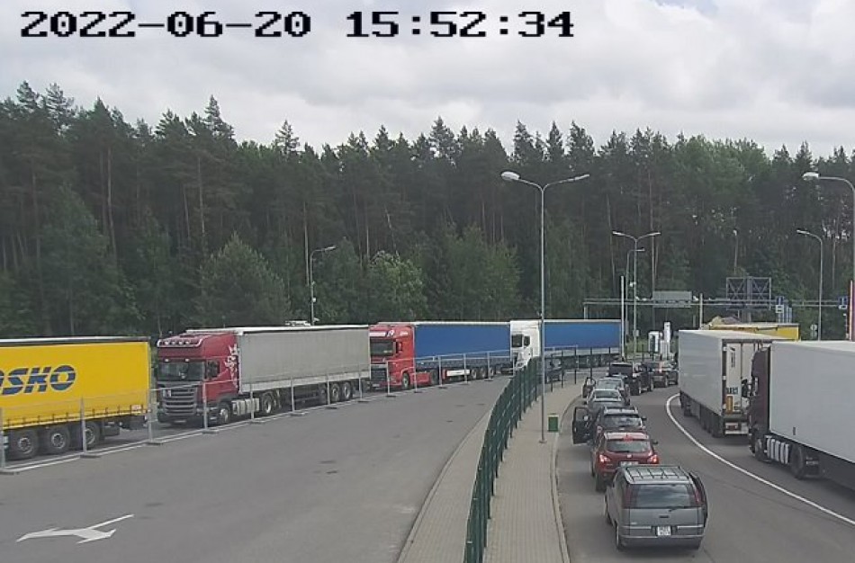 Keliaujantiems pigių degalų ir cigarečių į Baltarusija – griežtesnės muitinės patikros procedūros