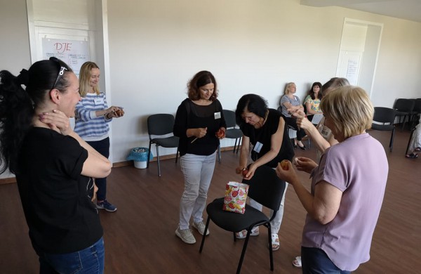 Kol mokiniai atostogauja, mokytojai tobulina darbo su paaugliais kompetencijas