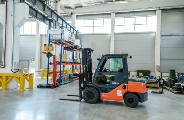 Jonavoje atidarytas karinės technikos aptarnavimo centras