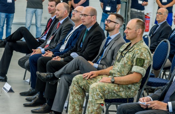 Jonavoje atidarytas karinės technikos aptarnavimo centras